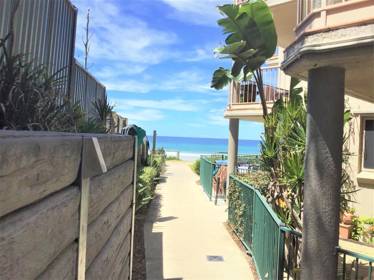 Sanctuary Beach Resort Gold Coast Kültér fotó