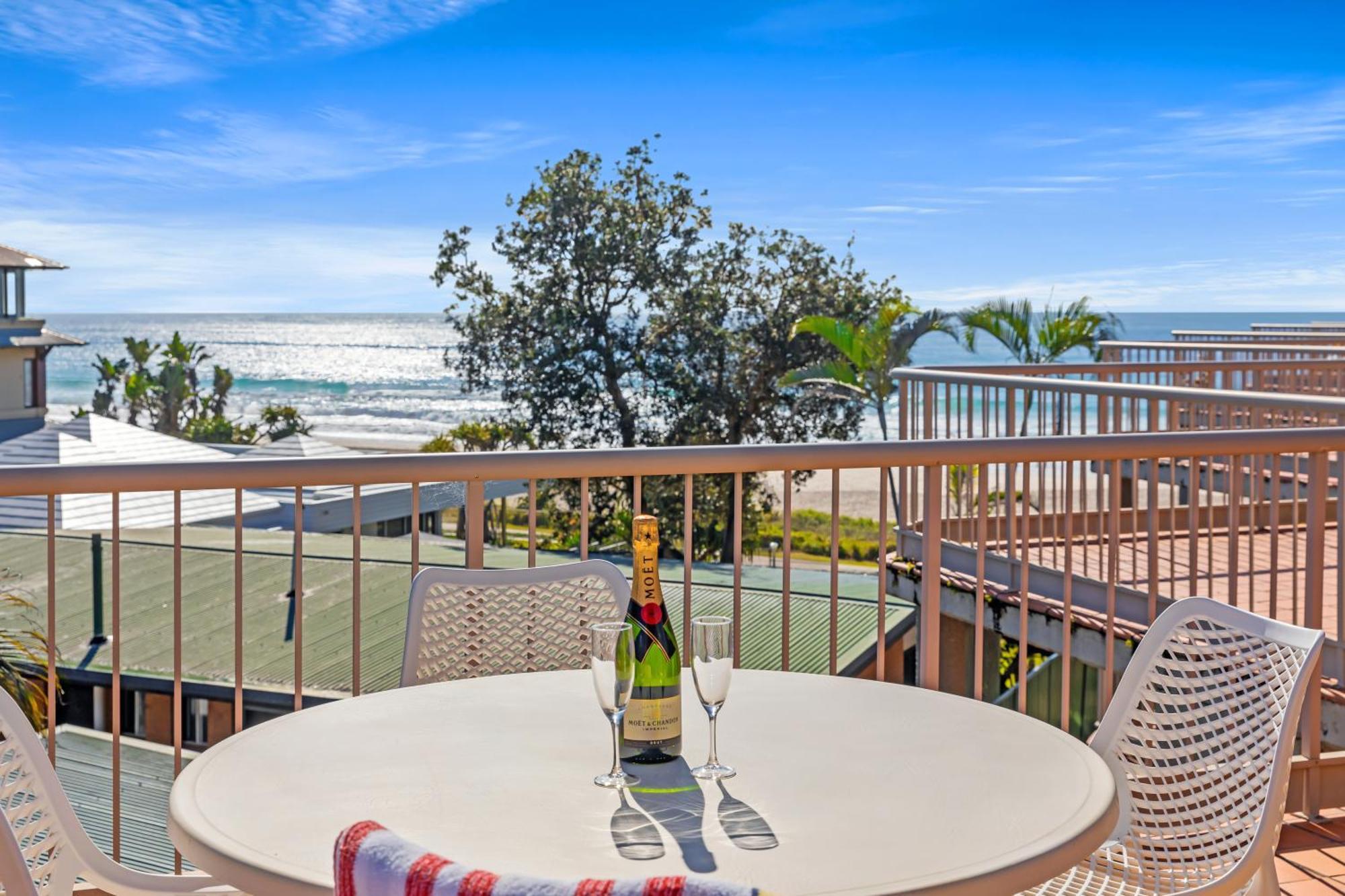 Sanctuary Beach Resort Gold Coast Kültér fotó