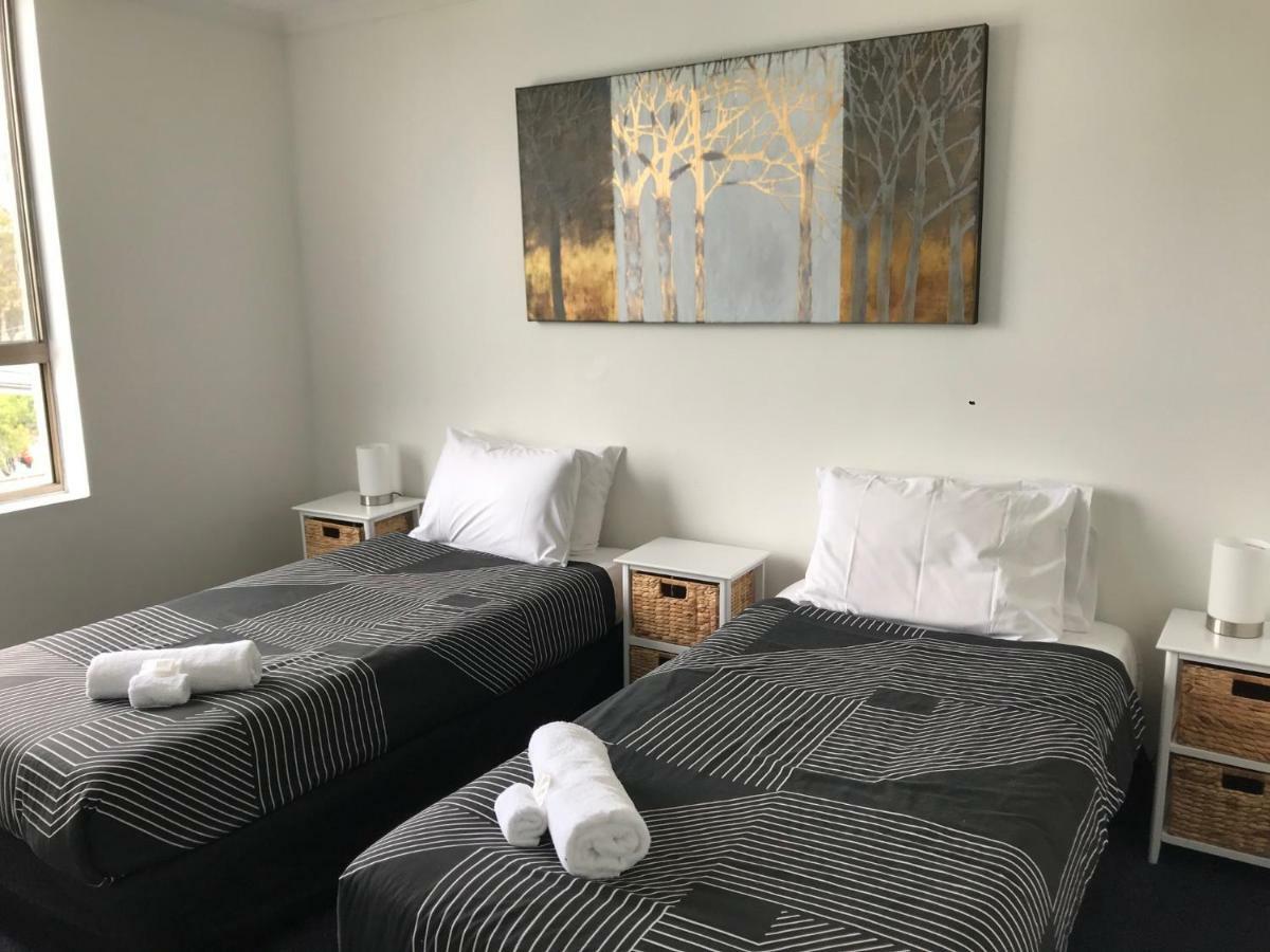 Sanctuary Beach Resort Gold Coast Kültér fotó